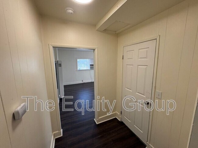 Building Photo - 10596 Ave 344