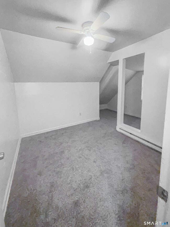 Building Photo - 1235 Bank St