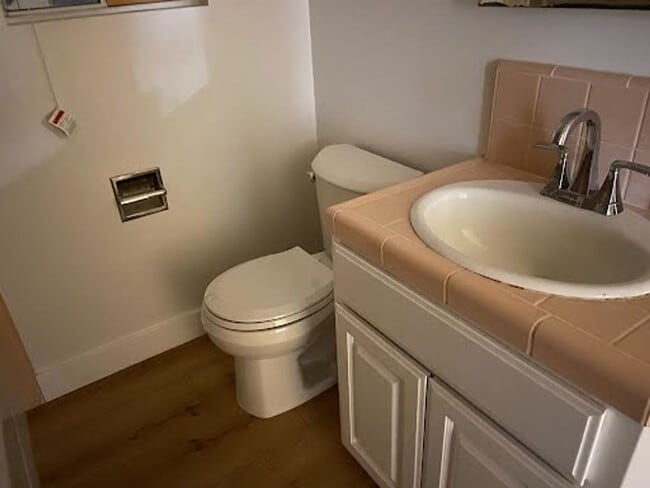 Building Photo - Charming Newly Renovated HOUSE with Privat...