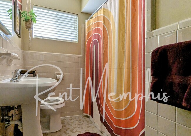 Building Photo - 1607 Forest Ave