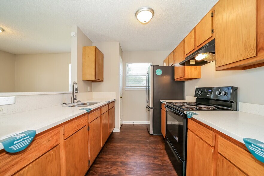 Building Photo - 1557 E 30th St