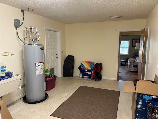 Building Photo - 9418 Fleming Grant Rd