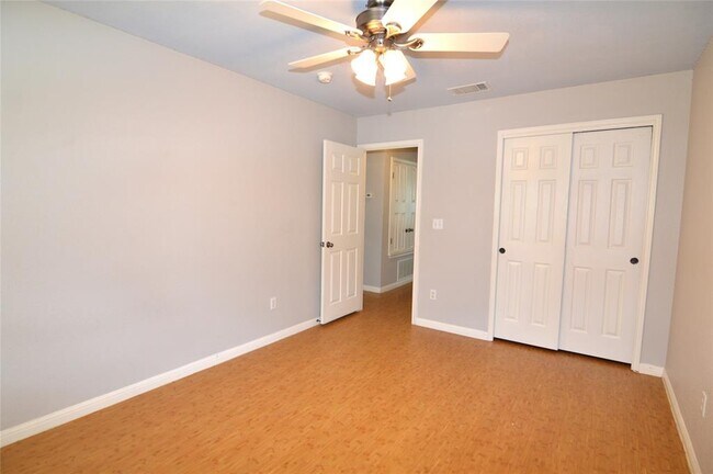 Building Photo - 916 Brighton Pl