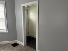 Building Photo - 6 Winthrop St