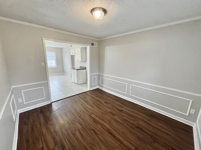 Building Photo - 2664 Richwood St