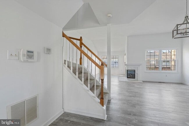 Building Photo - 7813 Flager Cir