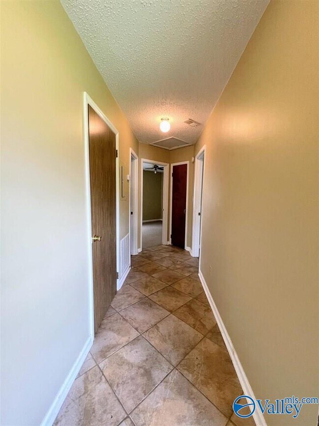 Building Photo - 111 Westscott Dr