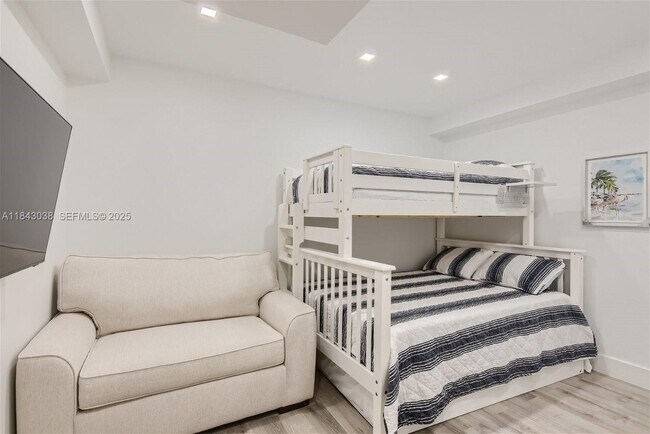 Building Photo - 2501 S Ocean Dr