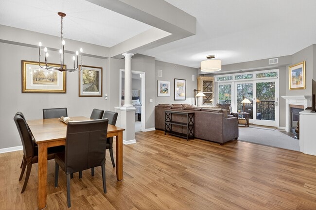 Building Photo - 5250 Grandview Square