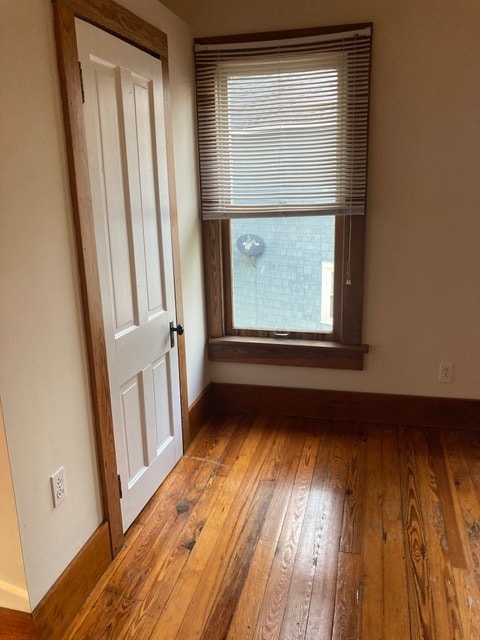 bedroom w/hardwood floor - 119 Westwood Ave