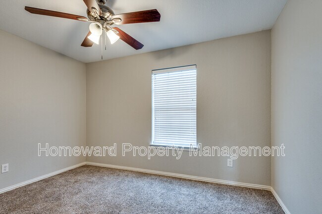 Building Photo - 5203 Chippewa Dr