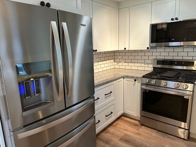 Building Photo - 720 Freeman Rd