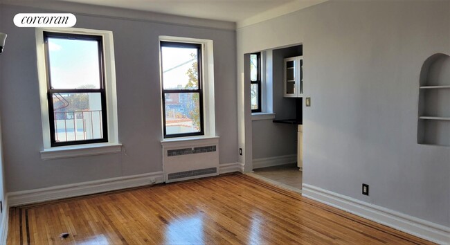 Building Photo - 150 95th St
