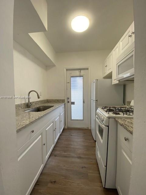 Building Photo - 8132 Harding Ave