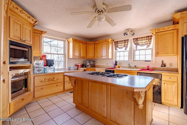 Building Photo - 2890 Shelbyville Rd