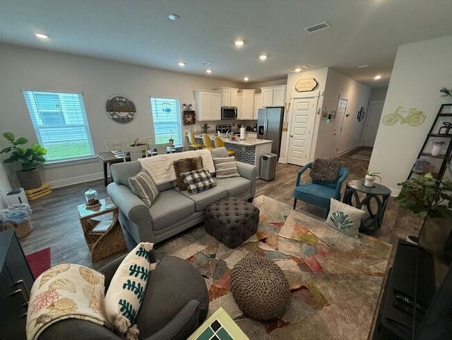 Building Photo - Pensacola - Admirals Quarters - 3 bedroom,...