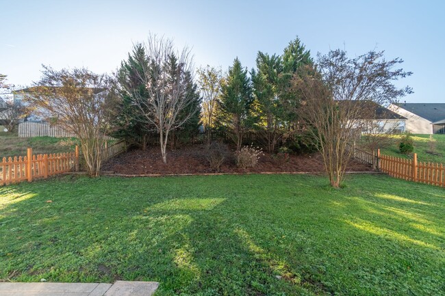 Building Photo - Lovely 2 car garage home in Charlotte