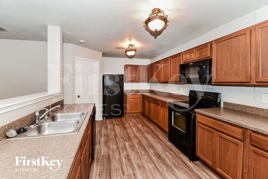 Building Photo - 11036 Rankin Dr