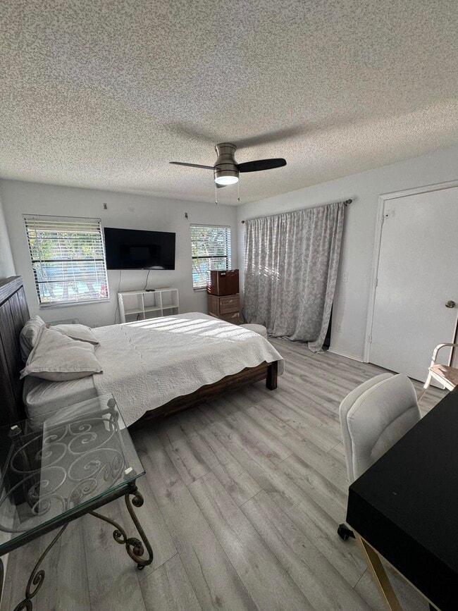 Building Photo - 1371 Thornbank Ln