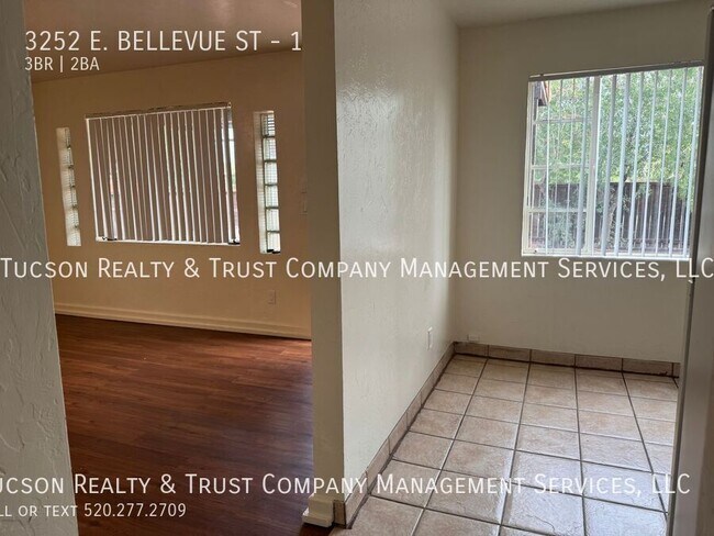 Building Photo - 3252 E Bellevue St