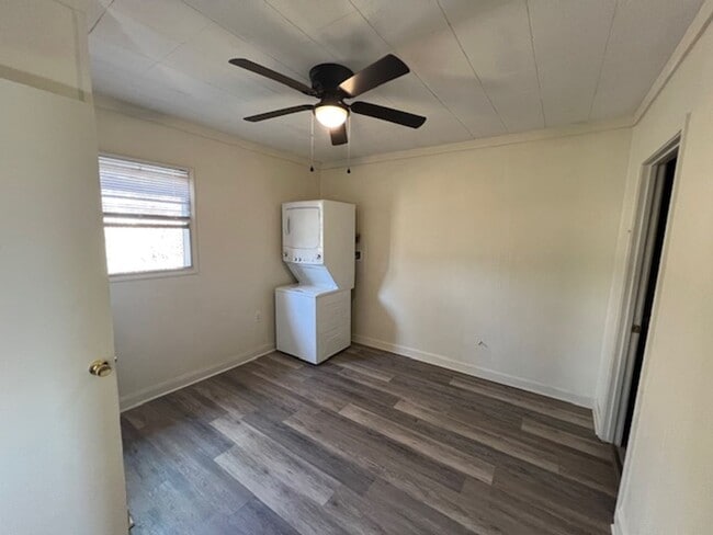 Building Photo - Charming 1B/1B home available in Lake Charles