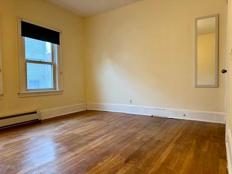 Building Photo - 24 Arden St