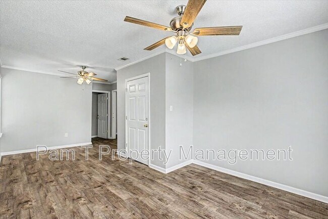 Building Photo - 212 W 58th St