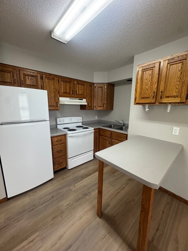 Building Photo - 314 W 4th St