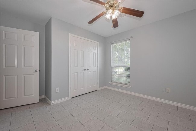 Building Photo - 9631 Highland Pointe Dr