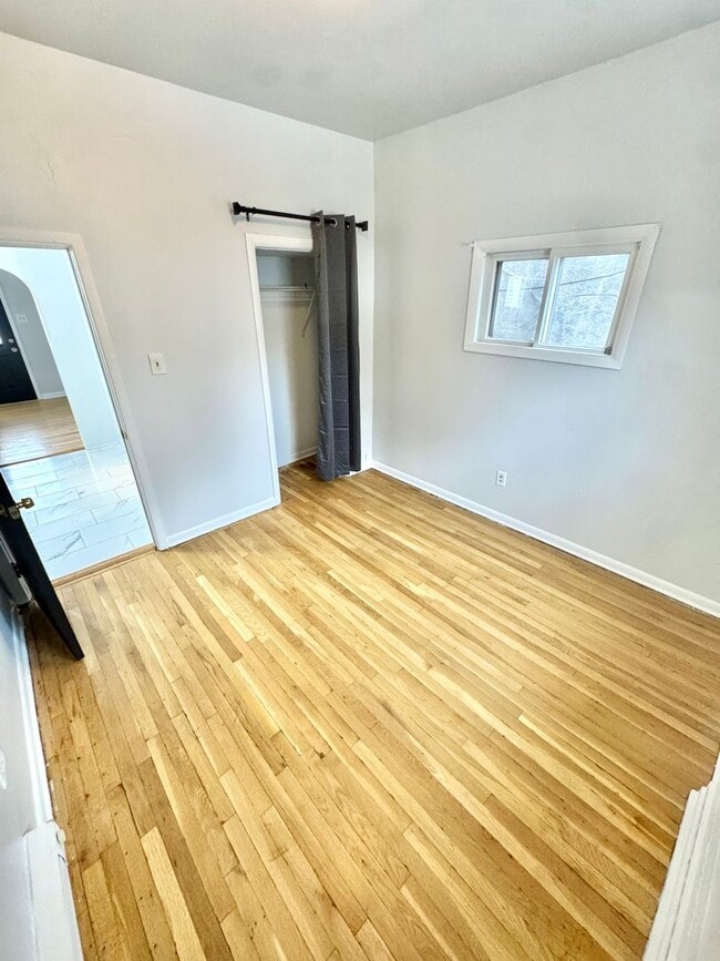 Building Photo - TWO BEDROOM Detached Home in Bethlehem Schools