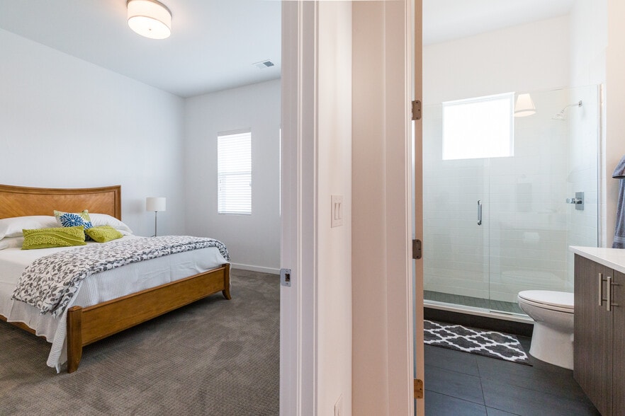 Building Photo - 3081 W 16th Ave