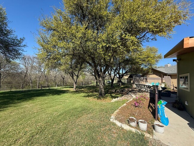 Building Photo - Custom built condo! Country Living! Offered unfurnished OR furnished!