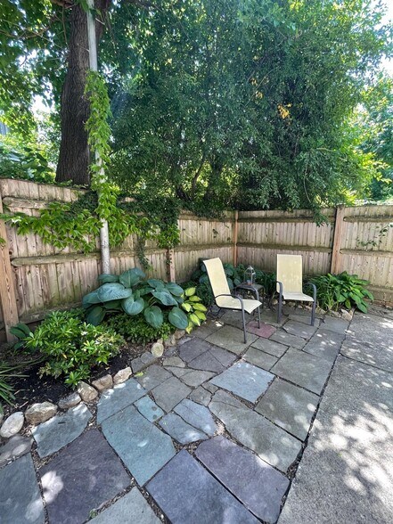 Building Photo - 11 Belmont Sq