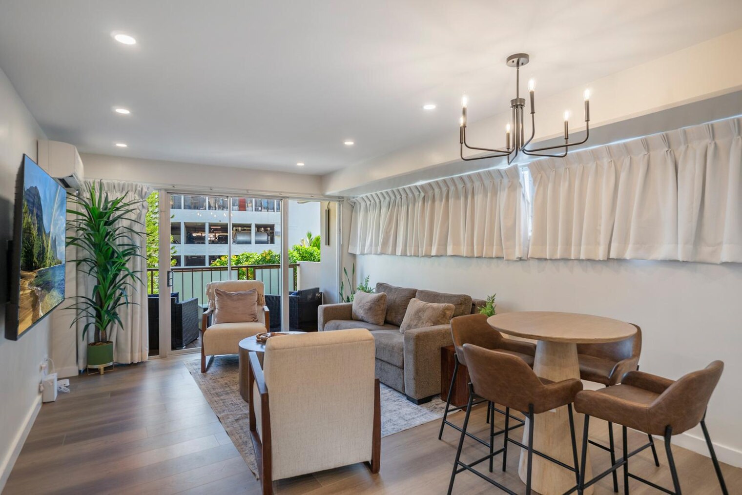 Building Photo - 2464 Prince Edward St