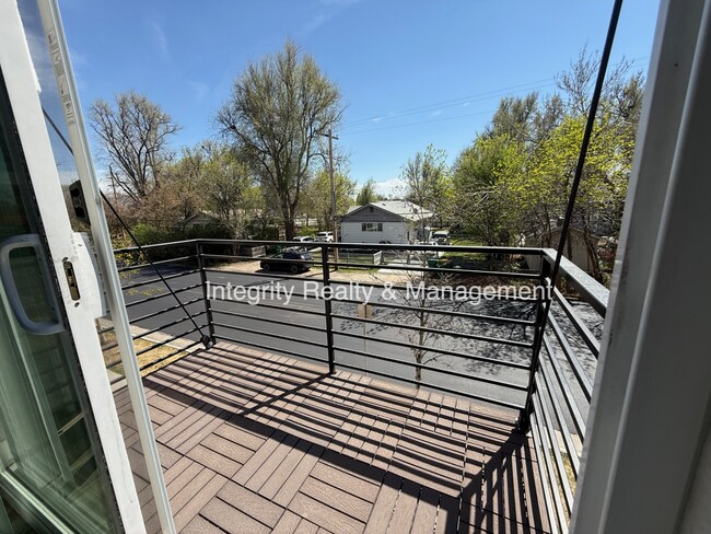 Building Photo - 5557 W 10th Ave