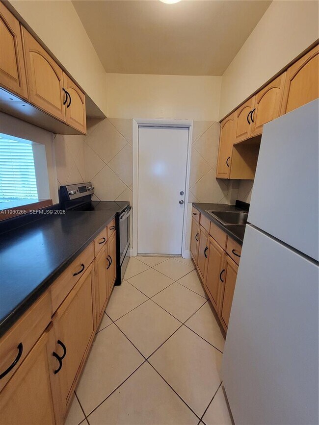 Building Photo - 835 Lenox Ave.