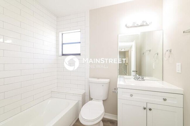 Building Photo - 3 Bedroom Pet-Friendly Home in ORLANDO, FL with Main Street Renewal