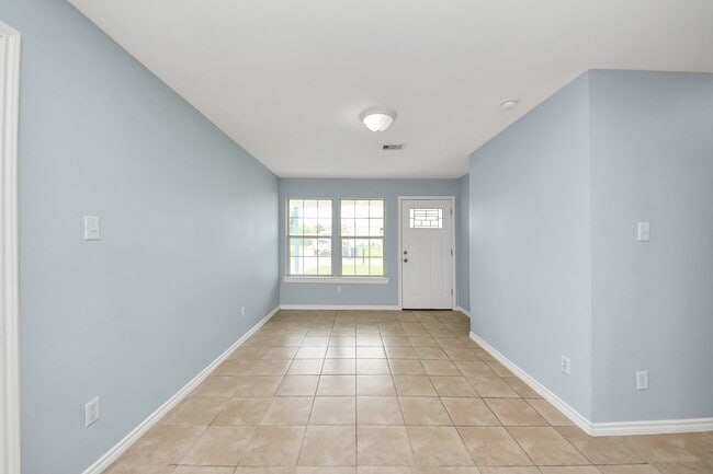 Building Photo - 3511 Palm Ave