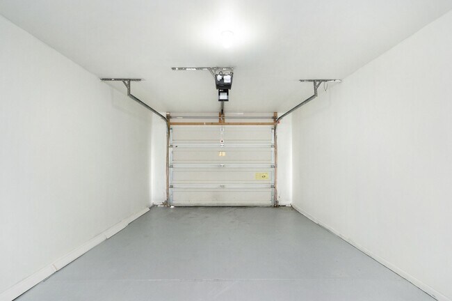 Building Photo - 608 Goodrich Dr