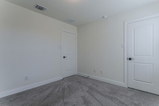 Building Photo - Bright & Beautiful 4 Bedroom two story home!