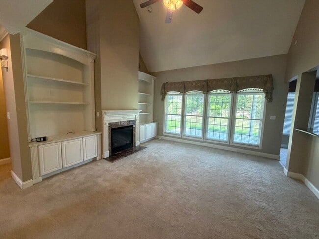 Building Photo - Spacious Executive Home in North Knox Summer Rose Subdivision