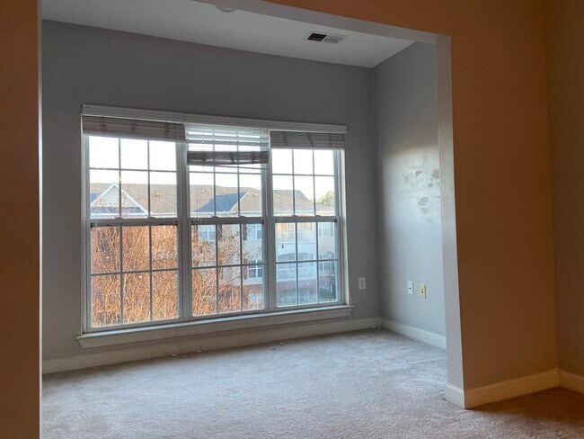 Building Photo - Bellingham Park Beauty