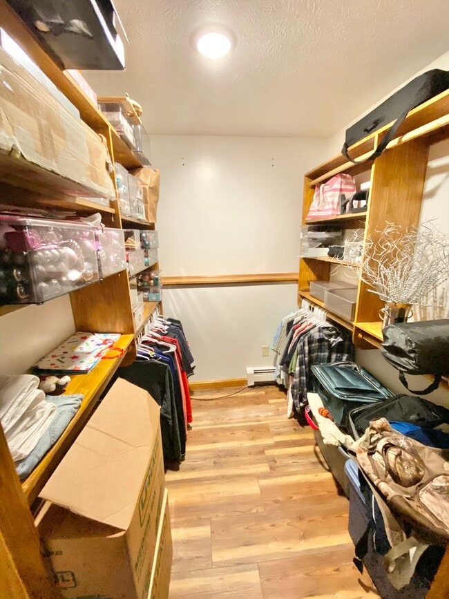 Building Photo - 3 Bedroom Apartment in Home VT Available 8/1!