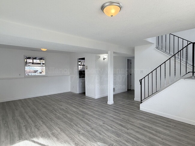 Building Photo - 3280 El Canto Dr