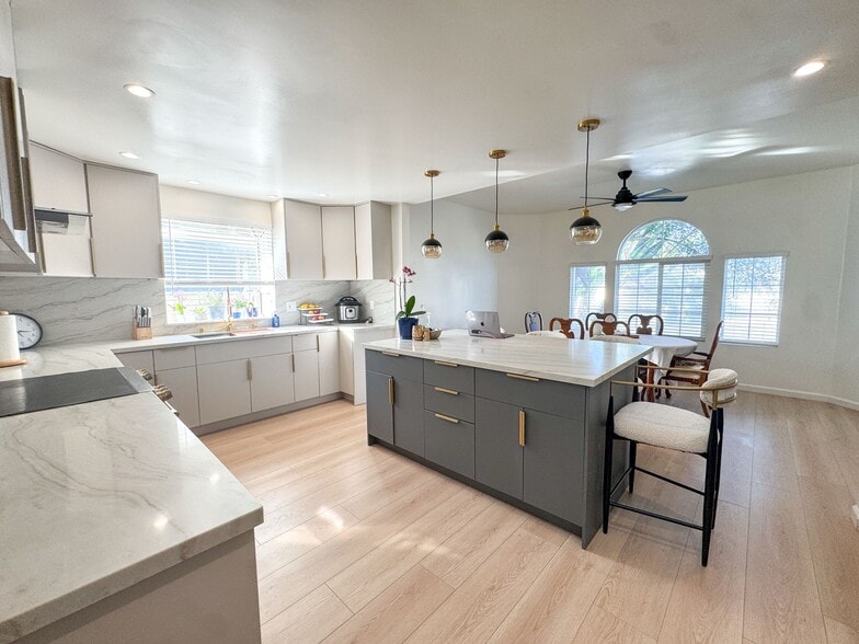 Building Photo - 2926 W 227th St