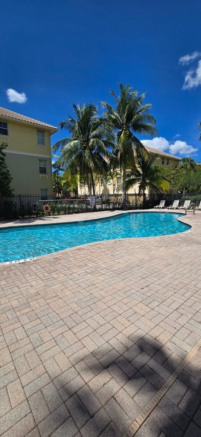 Building Photo - 3919 Passion Flower Rd