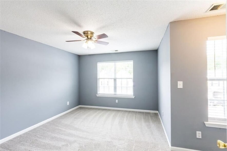 Building Photo - 6726 Gallant Ct SE