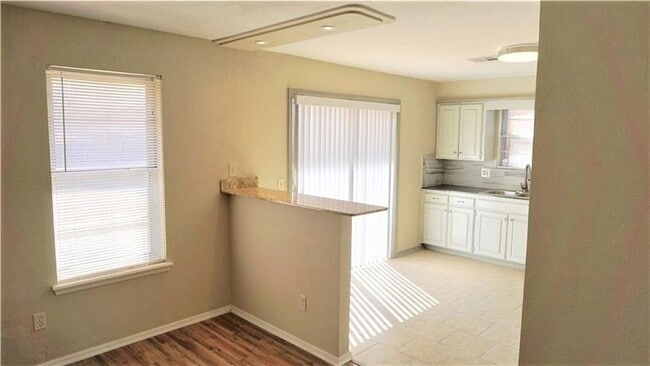 Building Photo - 212 Shadybrook Pl