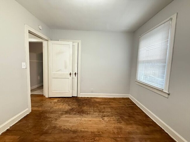 Building Photo - Adorable Cottage in East Nashville!