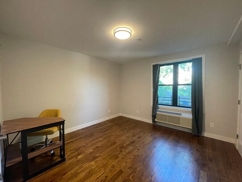 Building Photo - 6102 Delafield Ave